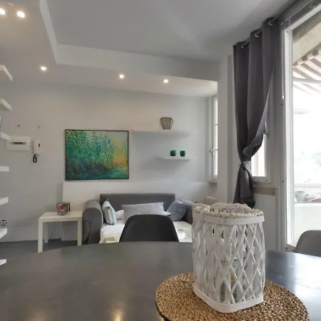 Penthouse Close The * Sirmione